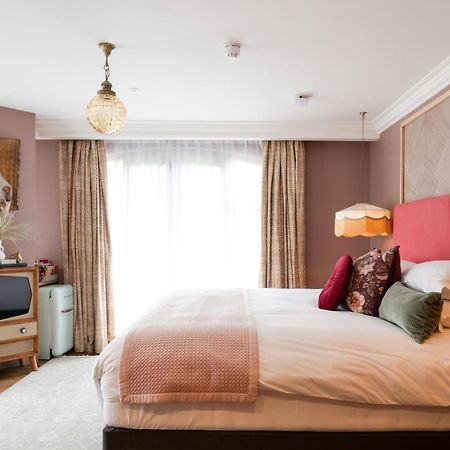 The Rabbit Hotel & Retreat Templepatrick Exterior foto